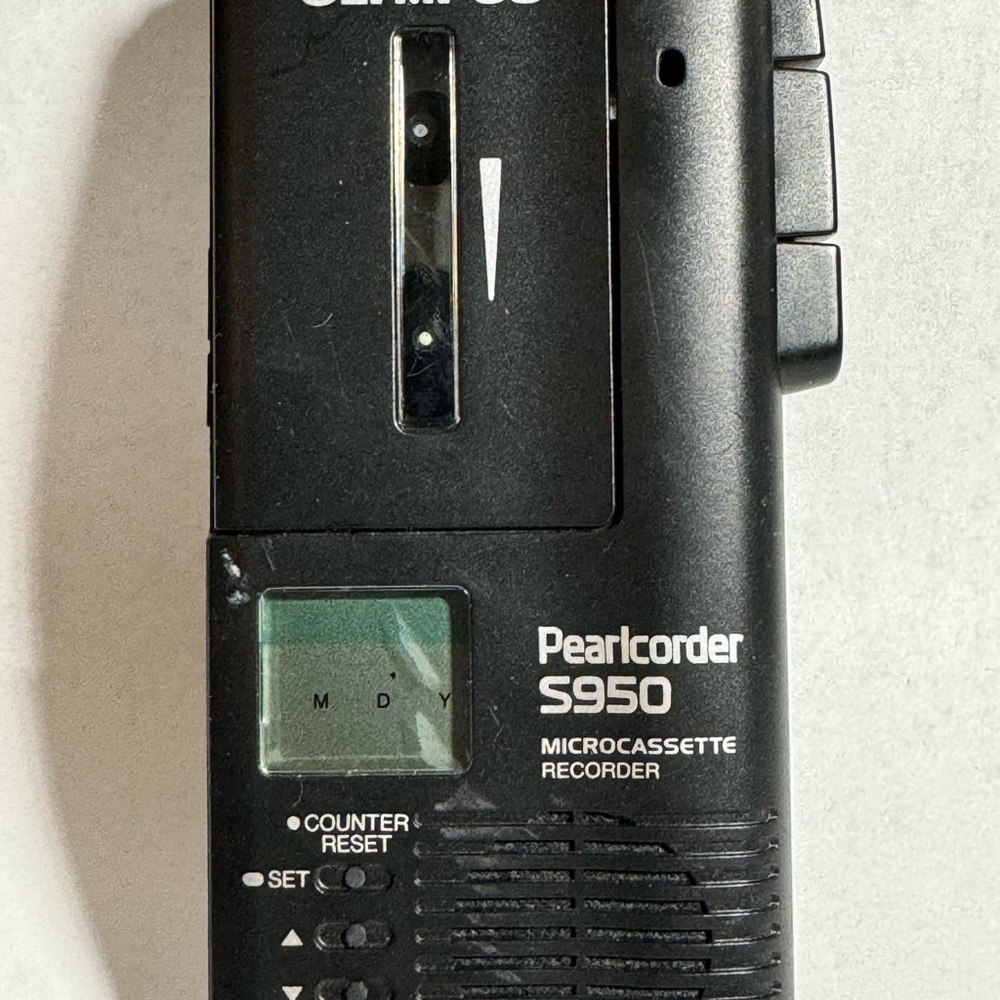 Olympus Black Digital Media Receiver with Advanced Audio Features